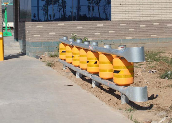 سعر جيد الملحقات الأصفر مع خطوط سوداء منشأة سلامة الطرق السريعة تقدم معدات سلامة الطرق للسيطرة على حركة المرور وإدارتها الانترنت