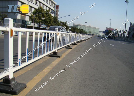 Good price الباب الخارجي المزدوج المتصل بالفولاذ البلاستيكي السياج الأبيض الطريق السريع البلدي الانترنت