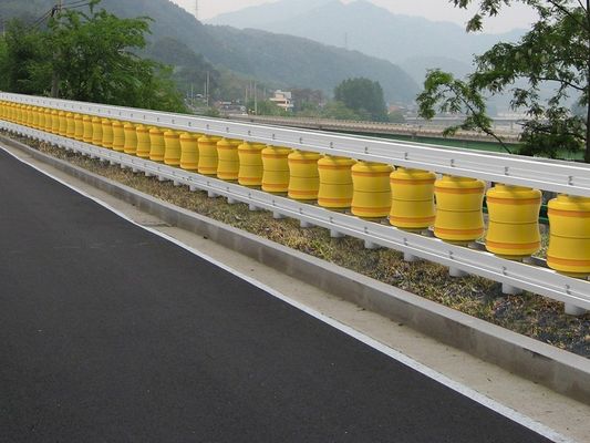 سعر جيد Yellow Rolling Guardrail Barrier Featuring EVA Rollers and Q235 Steel Construction Panel Height 1.2m Ideal for Temporary Safety Fencing الانترنت