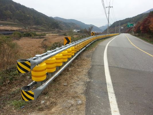 Good price Superior Performance Roller Crash Barrier with Double Buckets or Single Bucket and JT/T281-2007 Standard الانترنت