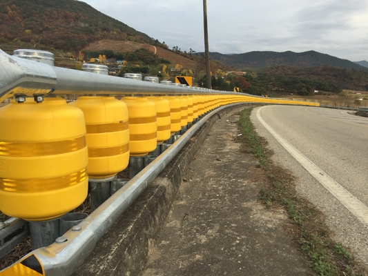 Good price 4 Meters Length Highway Roller Barrier High Corrosion Resistance for Mountain Roads Highway Protection الانترنت