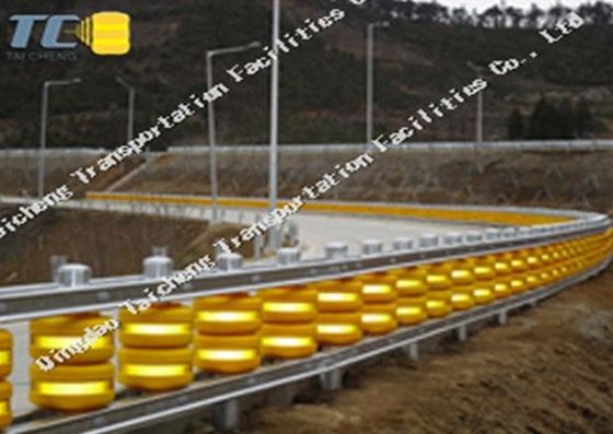 Good price عالية السرعة الطريق السريع المتداول الدرابزين الحاجز مكافحة تأثير مادة إيفا رغوة الانترنت
