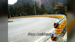 حاجز أمان الطريق يحمي المركبات